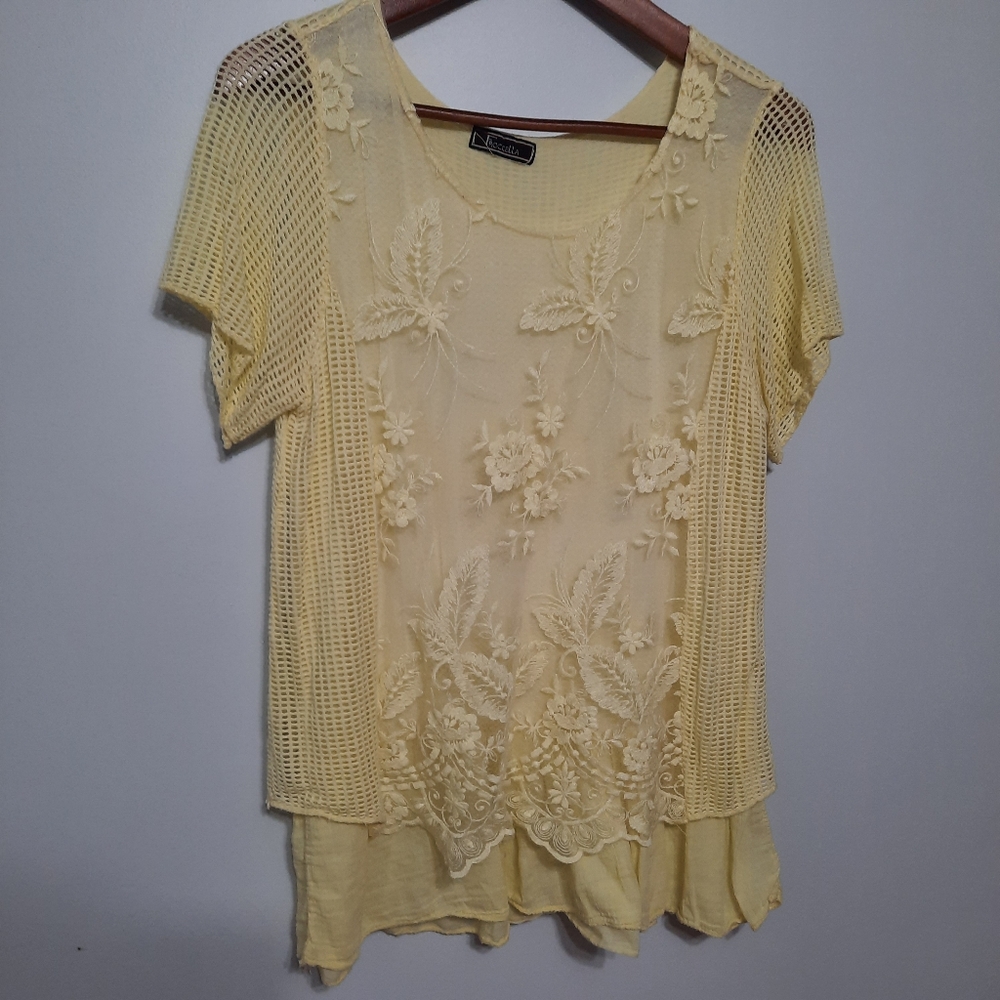Froccella Flowy Lace Short Sleeve Top